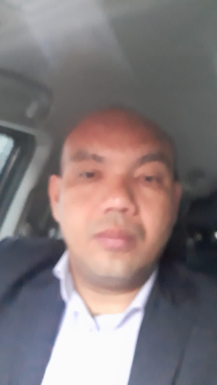 user-img
